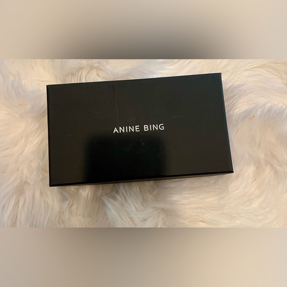 Annie Bing sunglasses. In the BOX brand new! Retail $199. Indio tortoise. Xmas! - Picture 2 of 9
